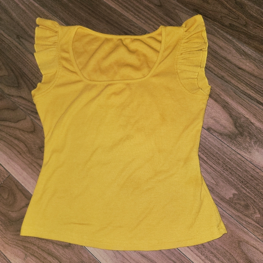 2/$10🔥 Yellow Ruffled Sleeve Top - Picture 5 of 7
